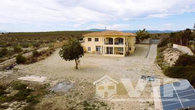 6 Bedroom Villa in Vera