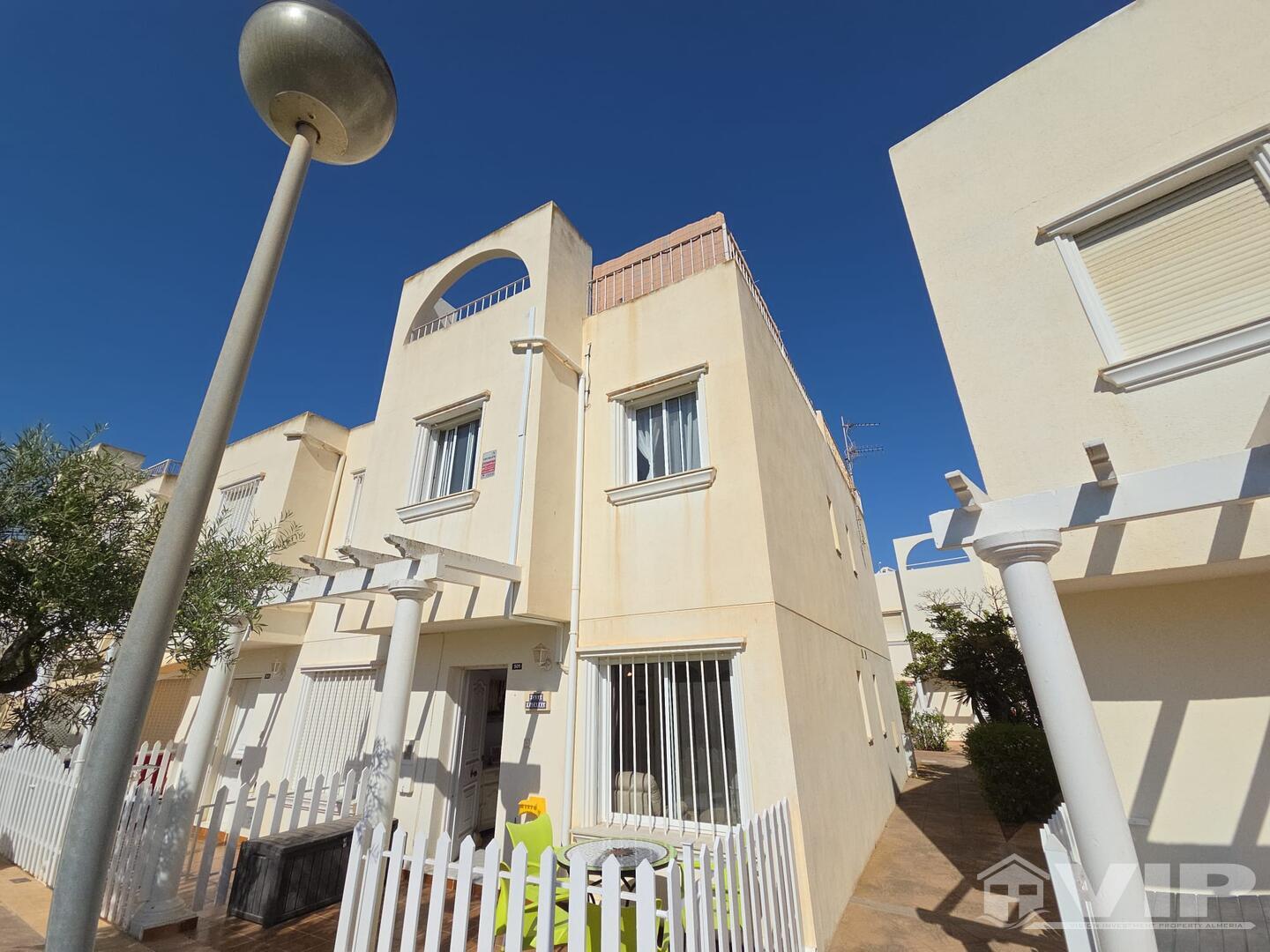 VIP8219: 2 Bedroom Townhouse for Sale