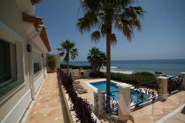 VIP1840: Villa for Sale in Estepona, Málaga