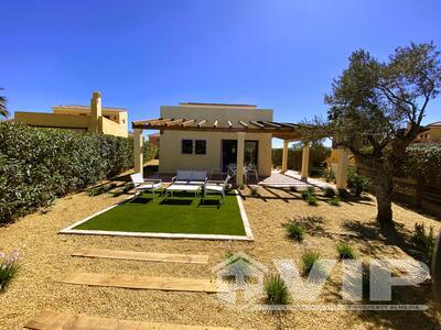 VIP8043: Villa zu Verkaufen in Desert Springs Golf Resort, Almería