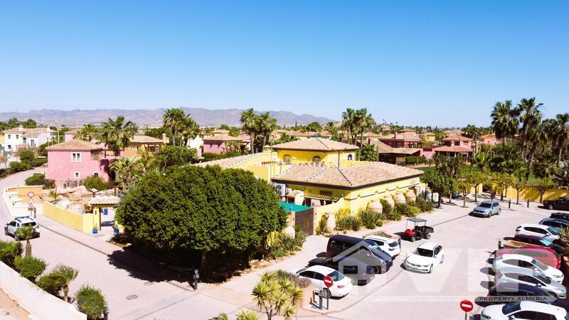 VIP8045: Dachwohnung zu Verkaufen in Desert Springs Golf Resort, Almería
