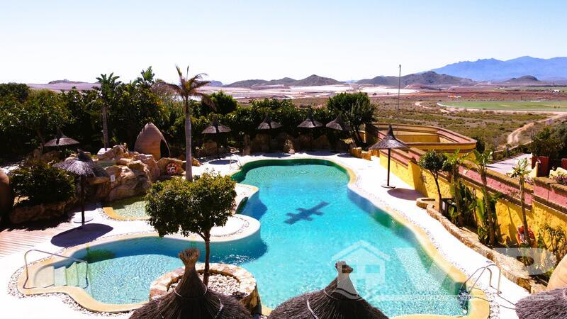 VIP8049: Villa zu Verkaufen in Desert Springs Golf Resort, Almería