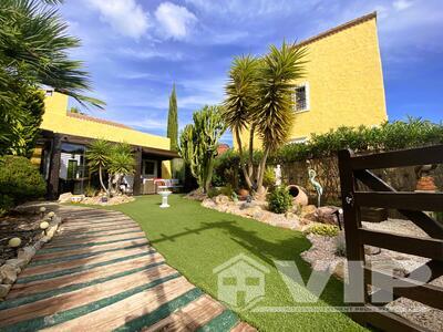 VIP8093: Villa zu Verkaufen in Desert Springs Golf Resort, Almería